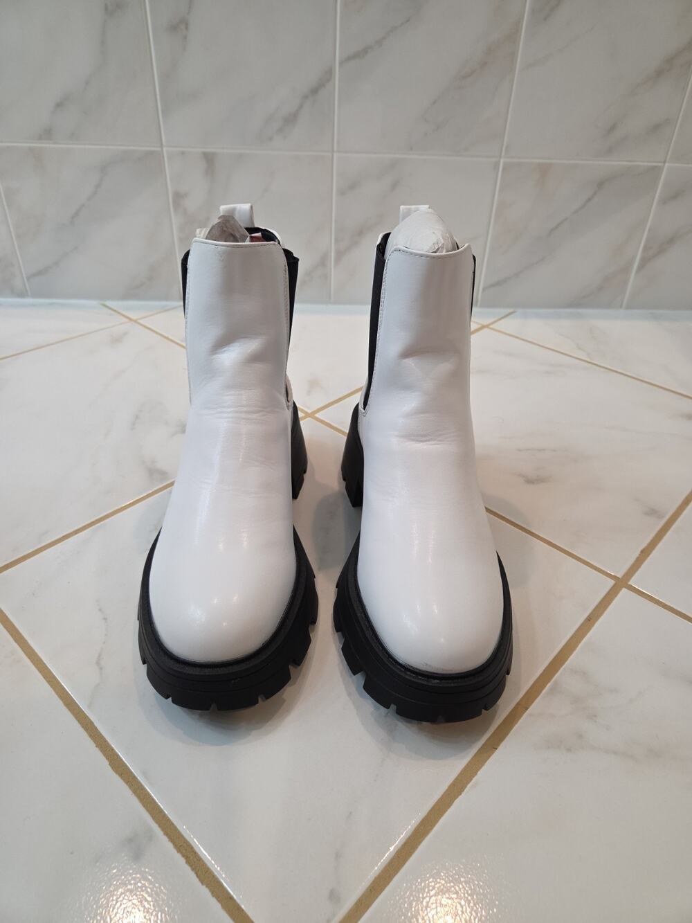 Topshop Bella Chunky Chelsea Boots White Contrast Black Lug Sole Women’s US 9 /